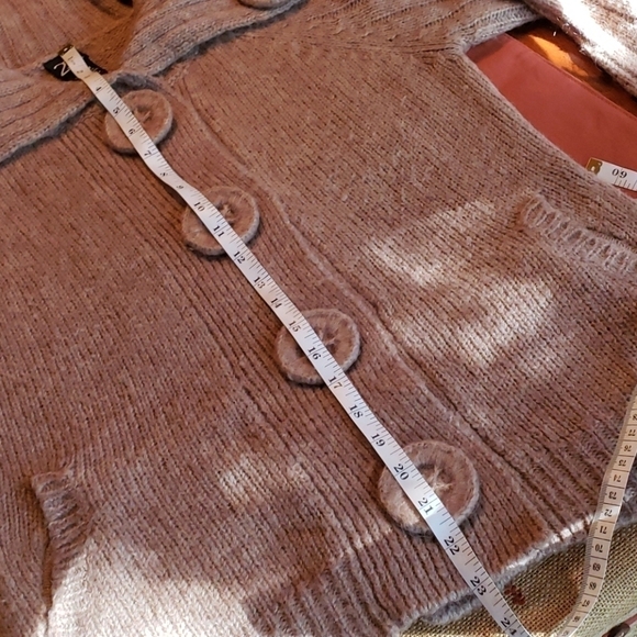 Lambswool/Alpaca Blend Turtle Neck Large Button Sweater Tan Sz M - Picture 8 of 8